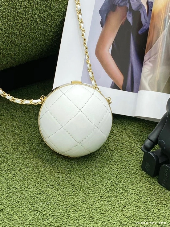 HyperPeter SPHERE MINAUDIERE CHANEL 0717